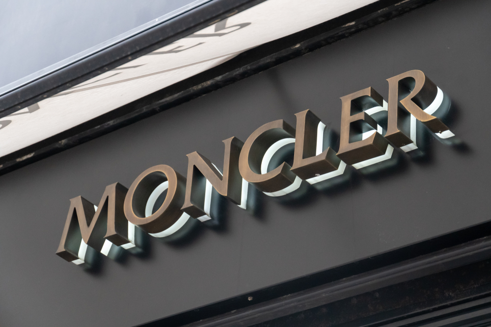 Moncler, Standard Ethics migliora il rating a EE-